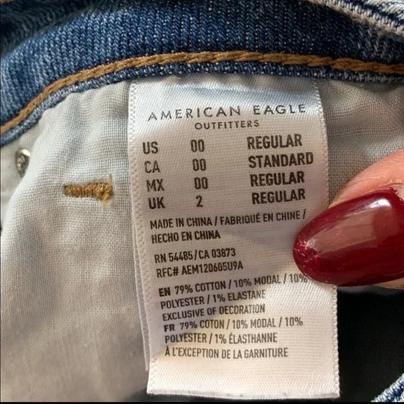 AEO Mom High Rise Jeans - Picture 8 of 12